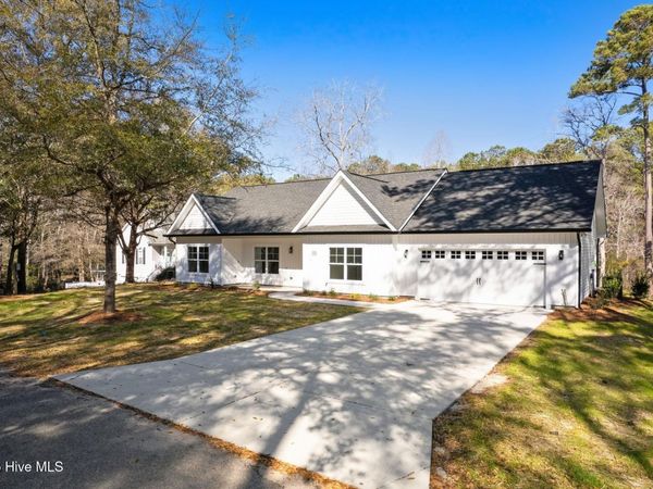 3086 River Hills Drive SW, Shallotte, NC 28470