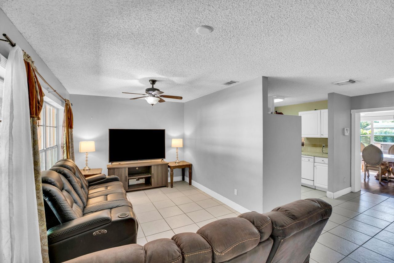 5402 Shannon Drive, Fort Pierce, FL 34951 Photo