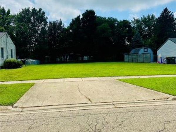 1252 Beatrice Street, Flushing, MI 48433