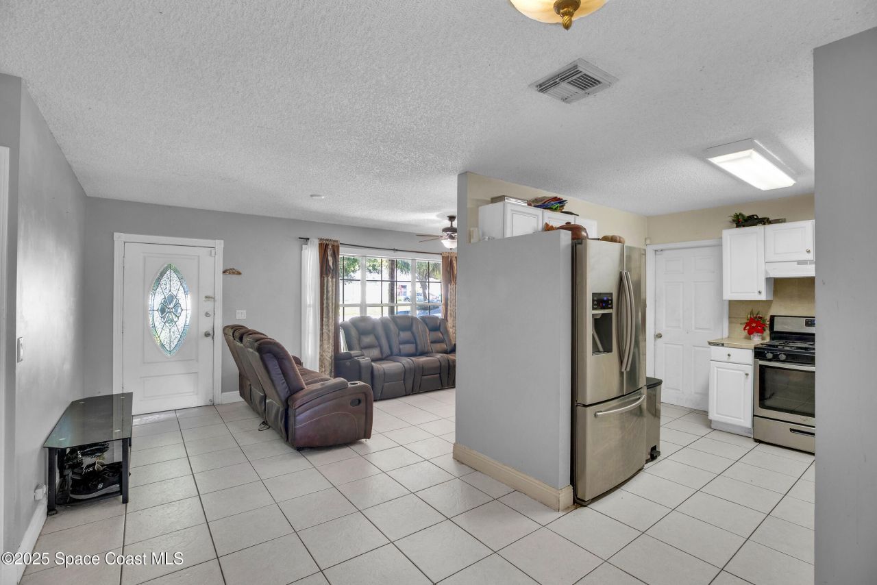 5402 Shannon Drive, Fort Pierce, FL 34951 Photo