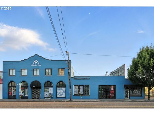 2975 NE SANDY BLVD, Portland, OR 97232