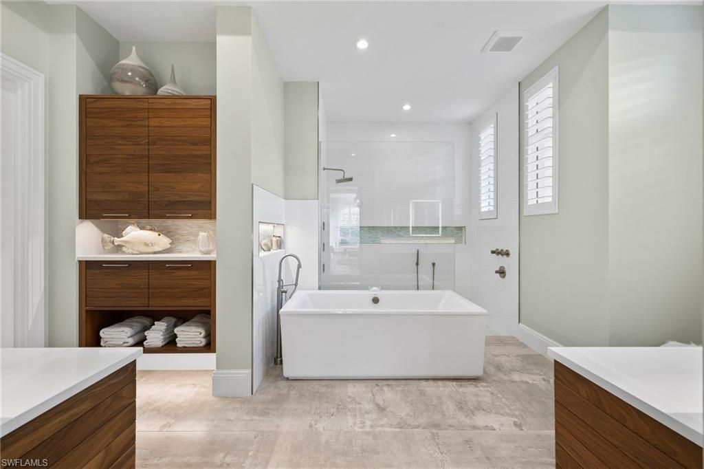 745 Riviera Dr, Naples, FL 34103 Photo