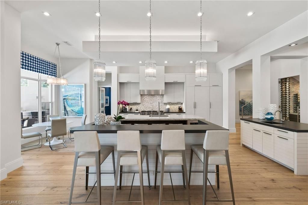 745 Riviera Dr, Naples, FL 34103 Photo