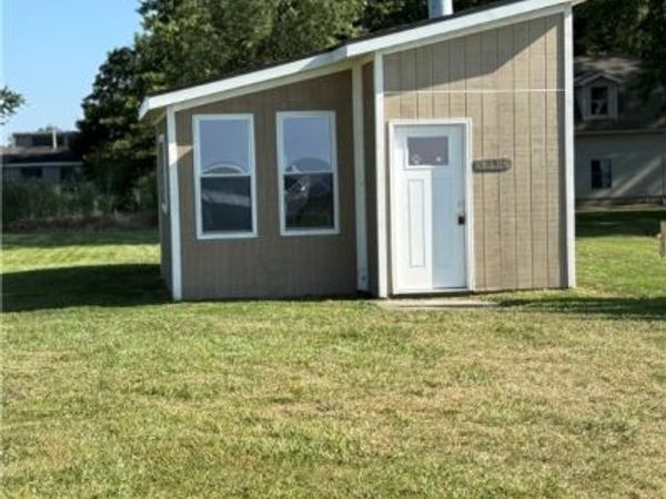 4394 Lake Road N, Geneva, OH 44041