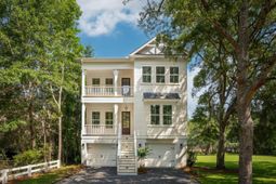 2772 Burden Creek Road photo 4