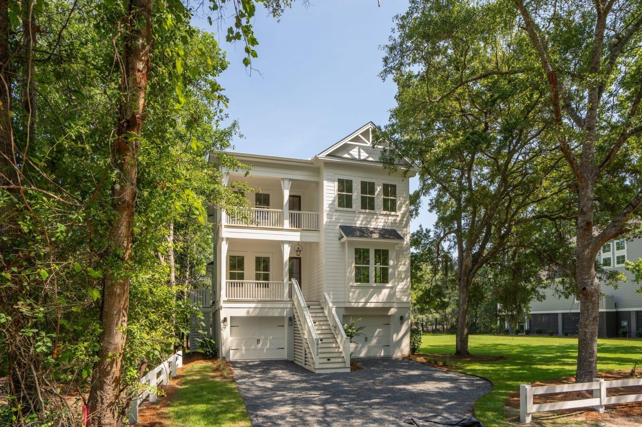 2772 Burden Creek Road Photo 7