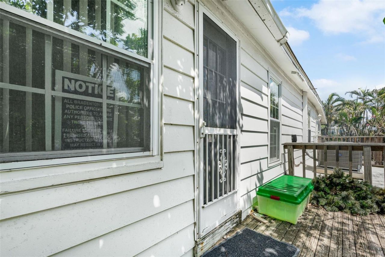 104 10th Street S, Bradenton Beach, FL 34217 Photo