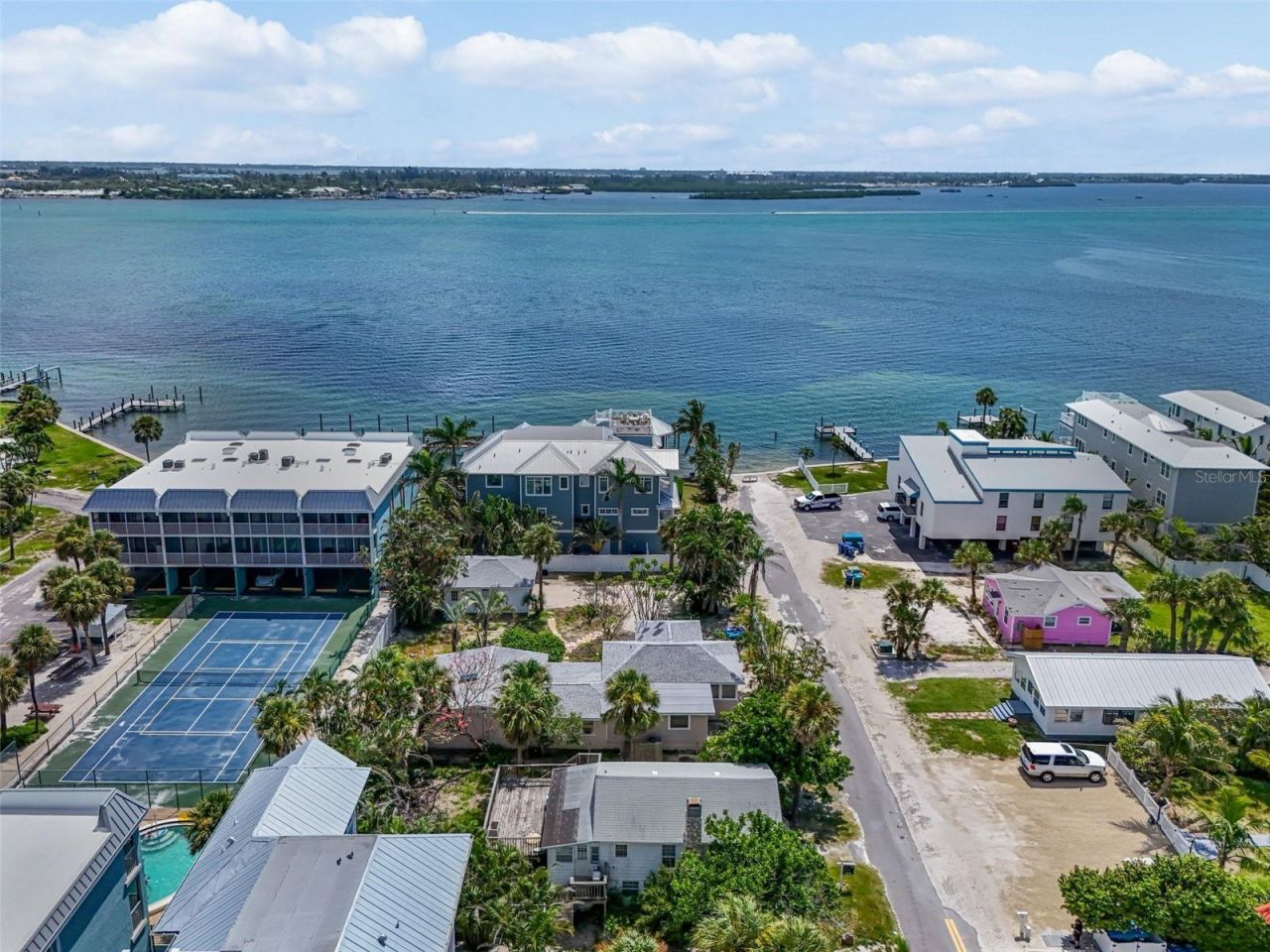 104 10th Street S, Bradenton Beach, FL 34217 Photo