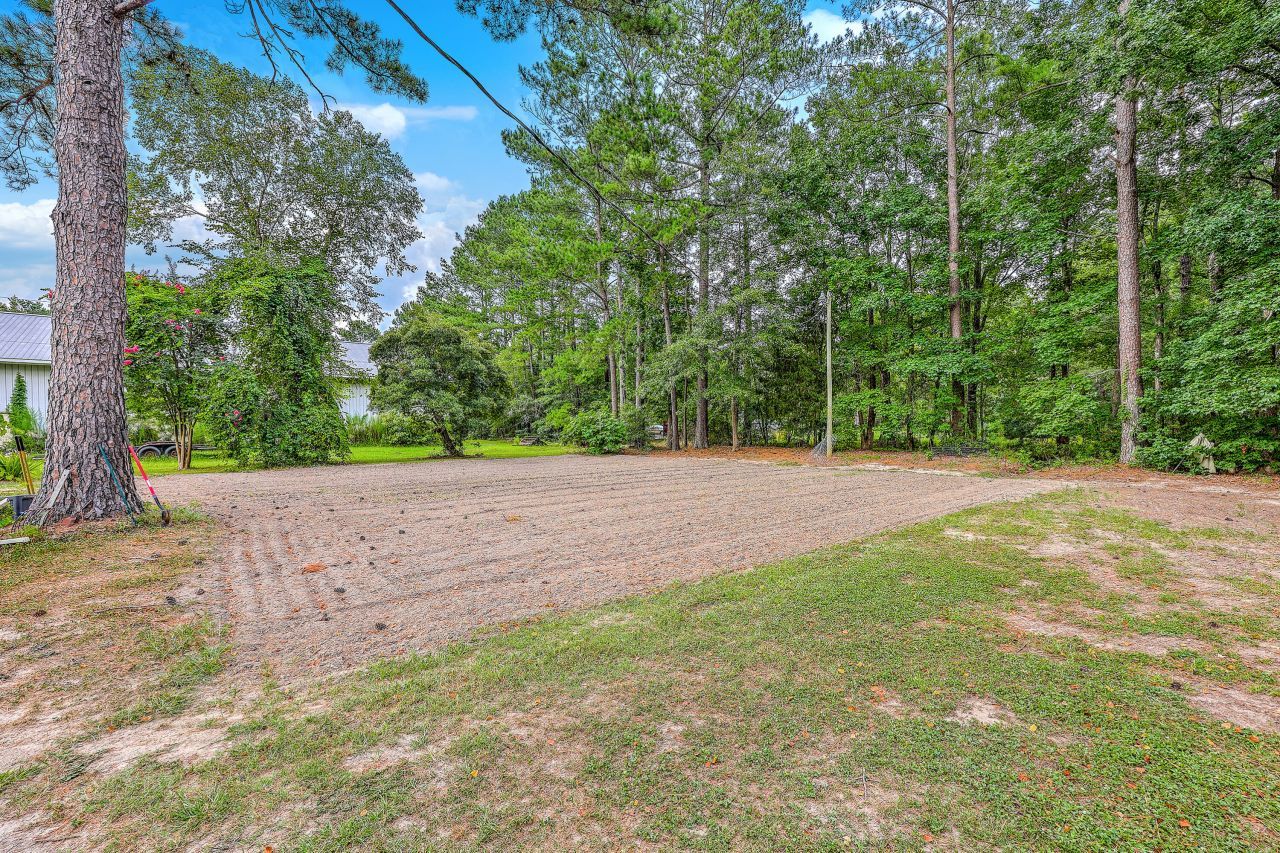 728 Jedburg Road Photo 5