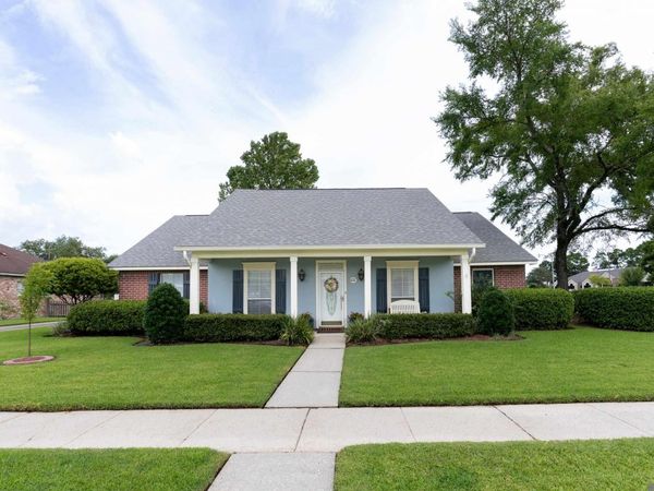 6057 Snowden Dr, Baton Rouge, LA 70817