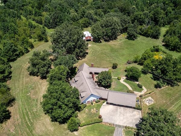 100 Inwood, Mineola, TX 75773