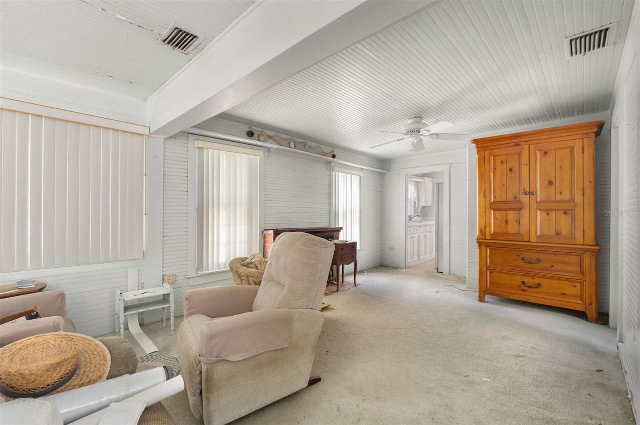 104 10th Street S, Bradenton Beach, FL 34217 Photo