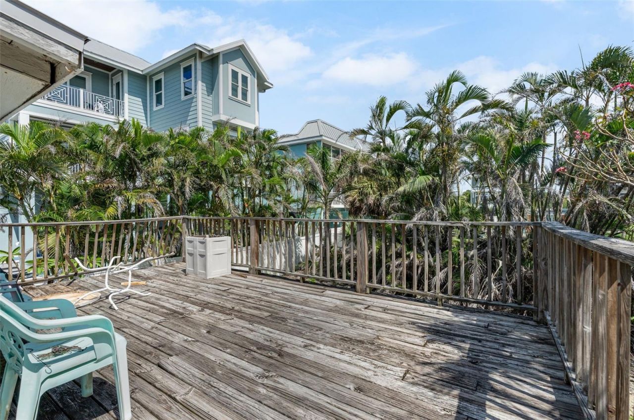 104 10th Street S, Bradenton Beach, FL 34217 Photo