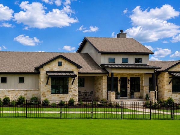 209 Burnet Oaks DR, Burnet, TX 78611