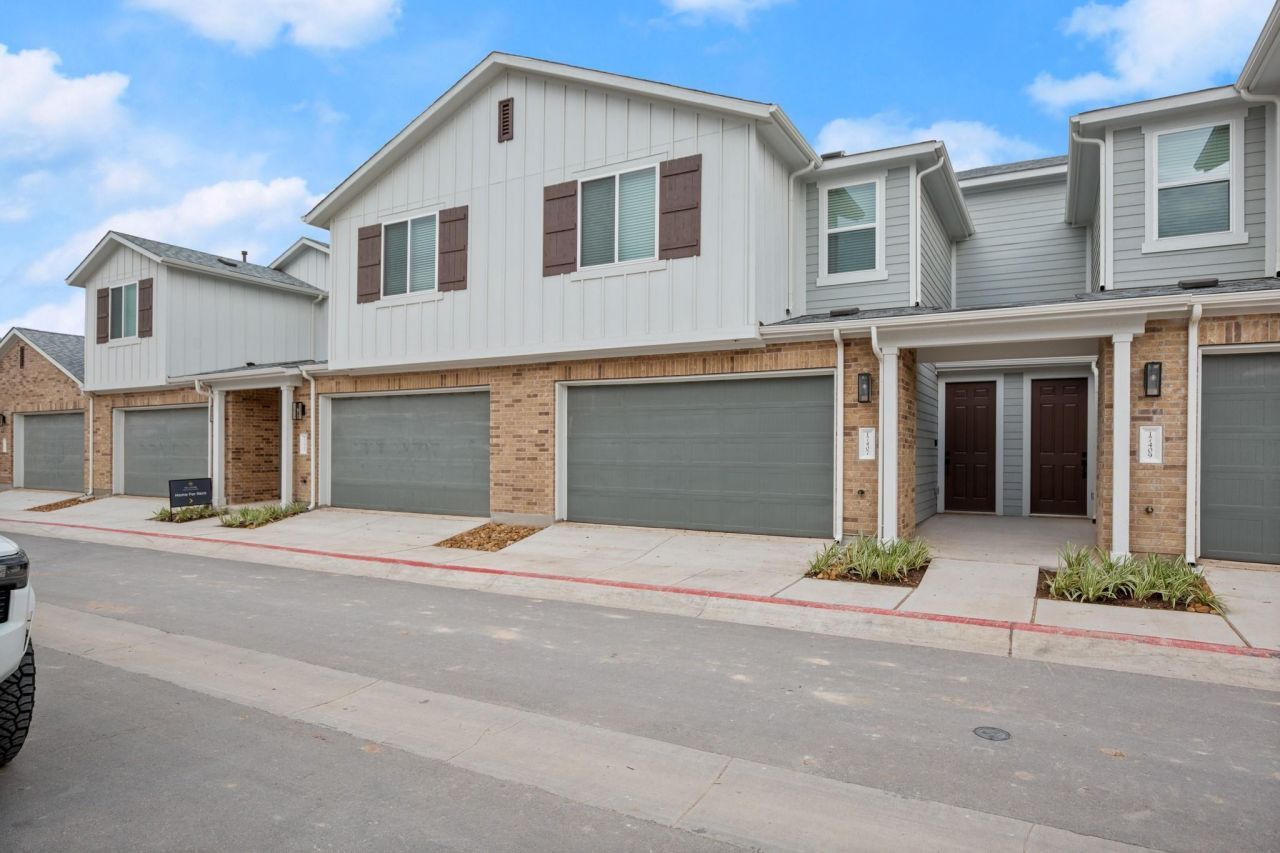 17407 Homestead Haven Dr, Bee Cave, TX 78738 Main Photo