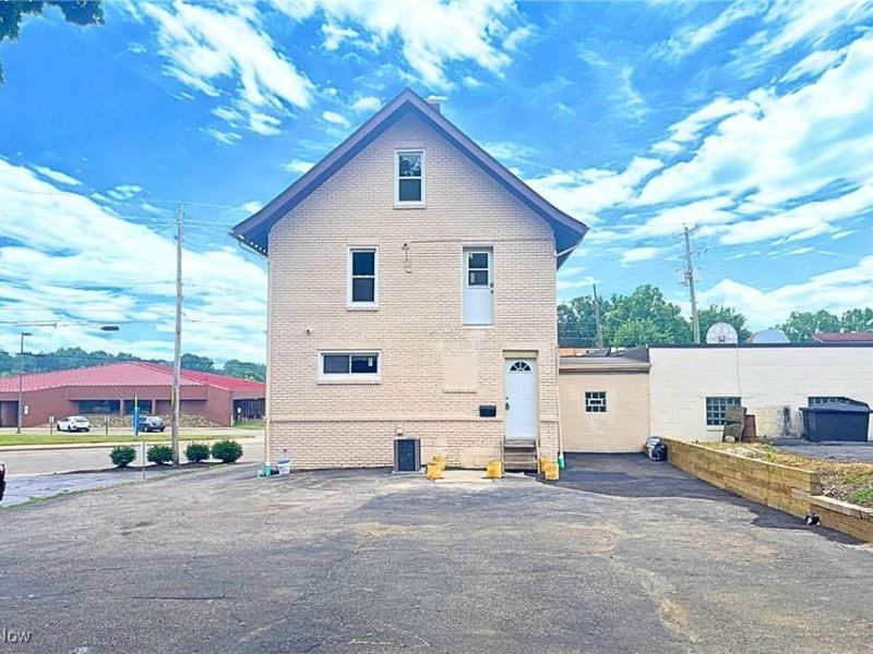 567 E Cuyahoga Falls Avenue, Akron, OH 44310 Photo 2