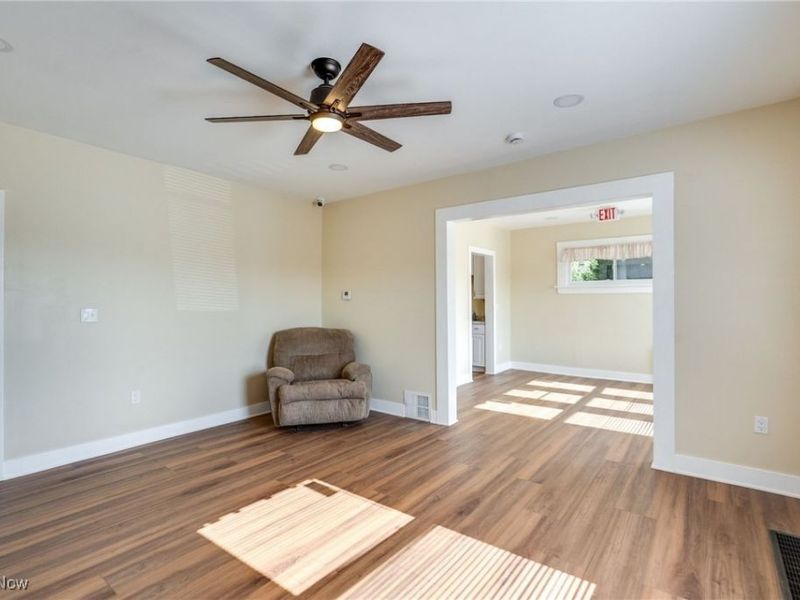 567 E Cuyahoga Falls Avenue, Akron, OH 44310 Photo 7