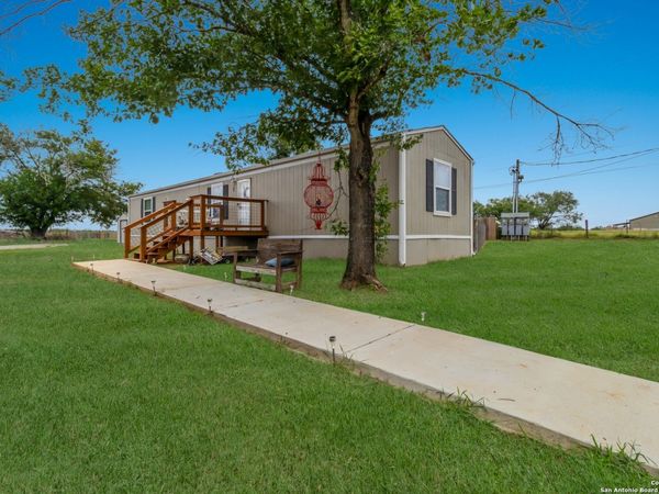 7380 Pittman, Adkins, TX 78101