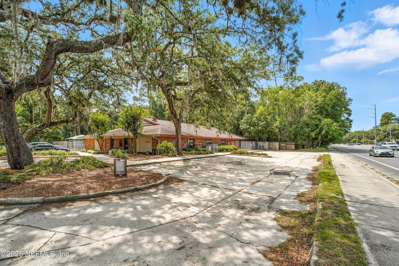 4310 Barkoskie Road, Jacksonville, FL 32258 Photo