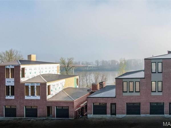 1009 River Bluff Drive, Washington, MO 63090