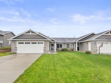 888 Tallgrass Court, Wanamingo, MN 55983