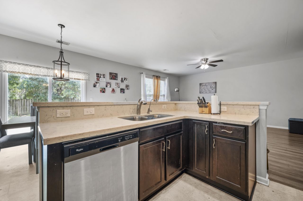 990 Augustine Court Photo 10