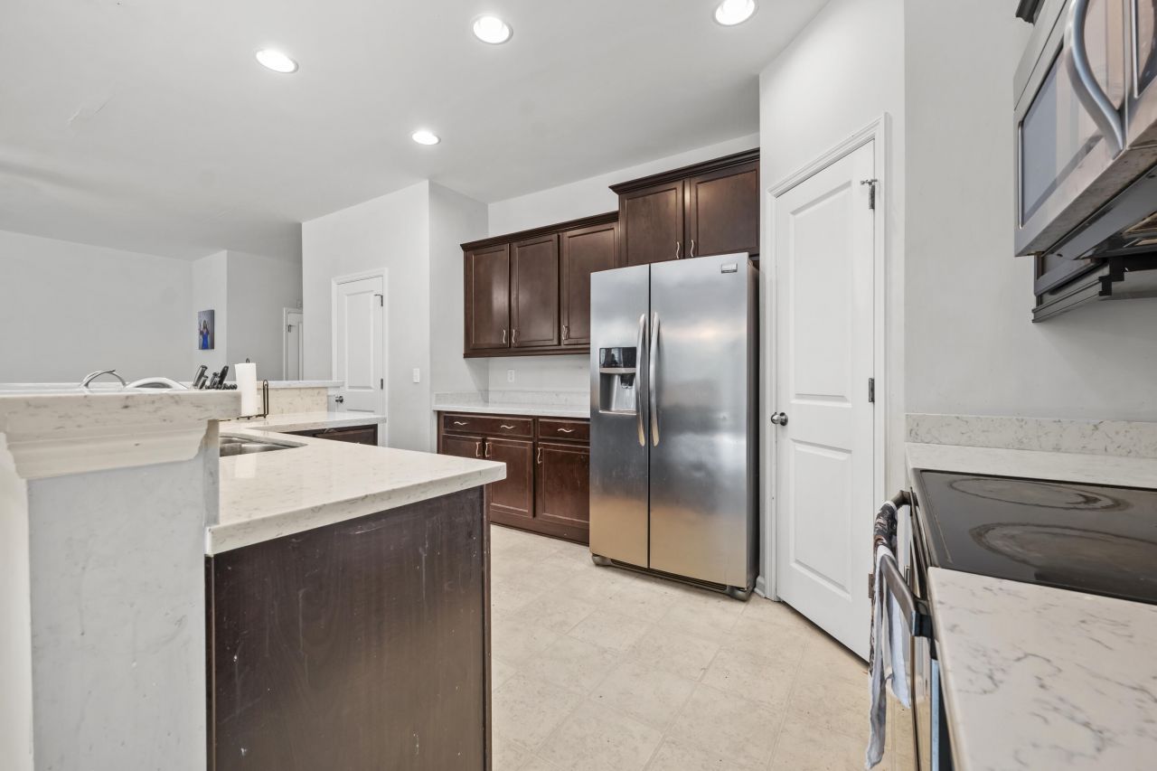 990 Augustine Court Photo 11