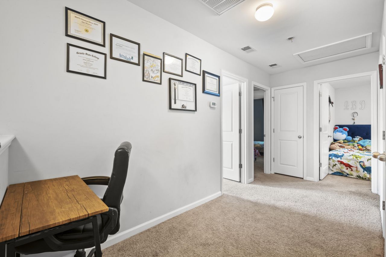 990 Augustine Court Photo 16