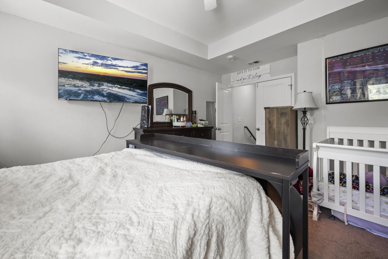 990 Augustine Court Photo 22