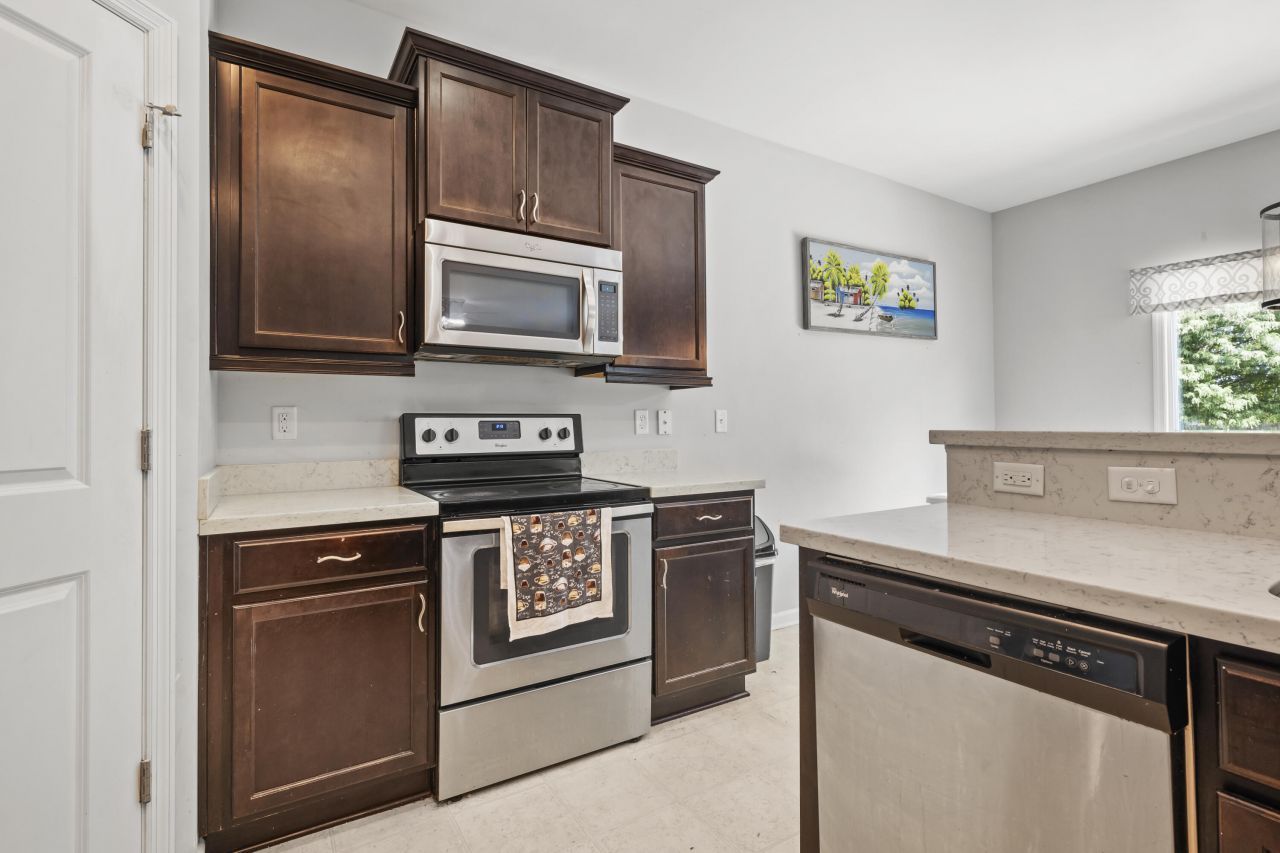 990 Augustine Court Photo 9