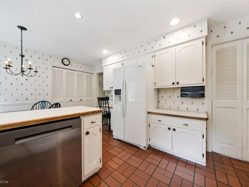 18950 Rockcliff Drive, Rocky River, OH 44116 Photo 14