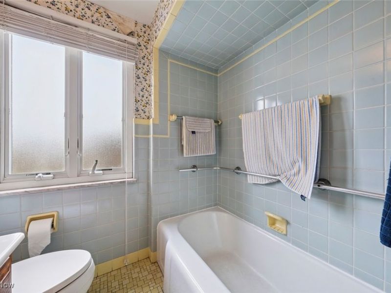 18950 Rockcliff Drive, Rocky River, OH 44116 Photo 22