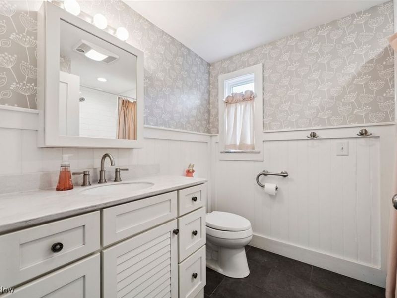 18950 Rockcliff Drive, Rocky River, OH 44116 Photo 32