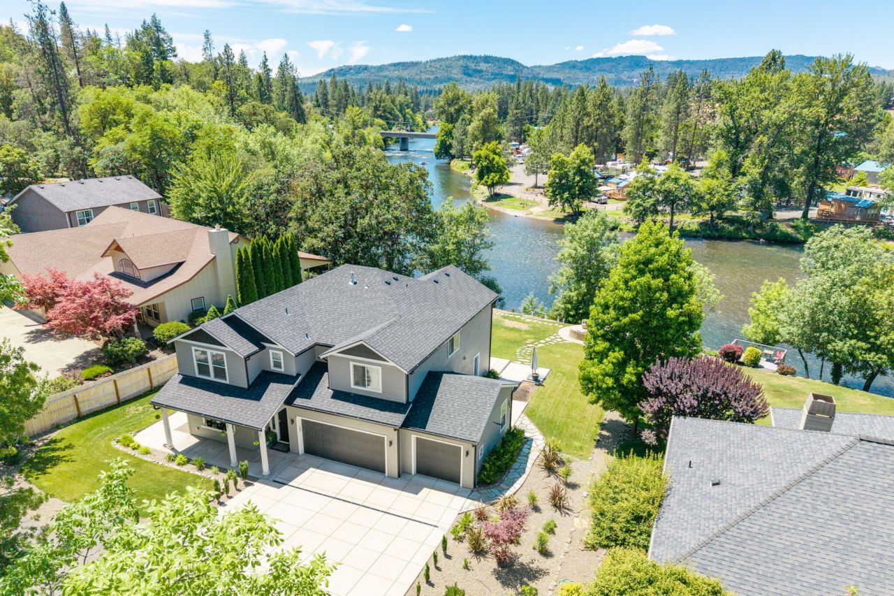 1090 Anglers Place, Shady Cove, OR 97539 Main Photo