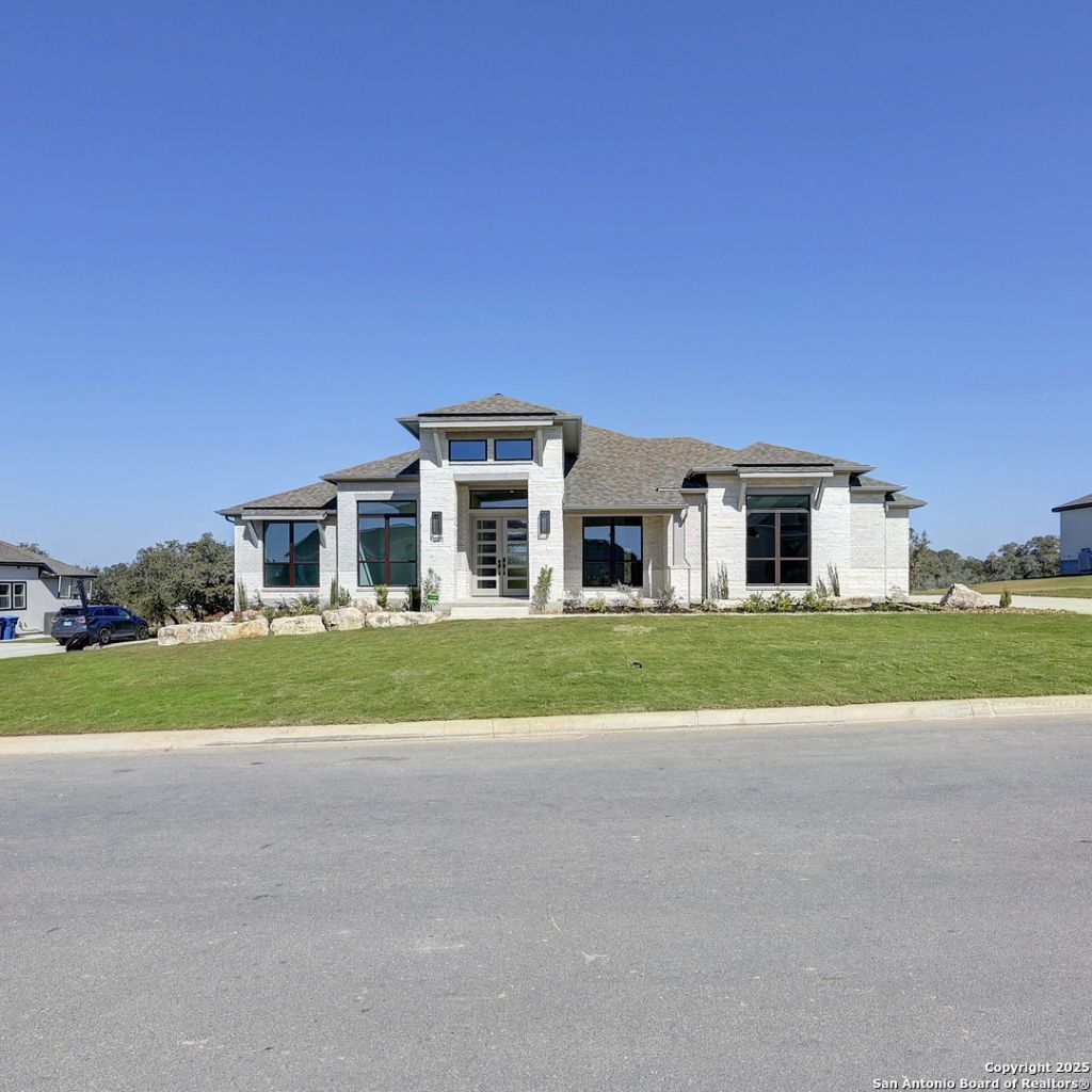 200 Violet Way, Castroville, TX 78009 Main Photo