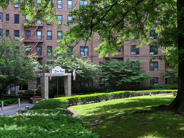 84-01 Main St, Unit 410, Briarwood, NY 11435