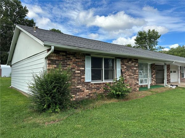 1121 Meadowbrook Drive, Unit 8, Mountain Home, AR 72653