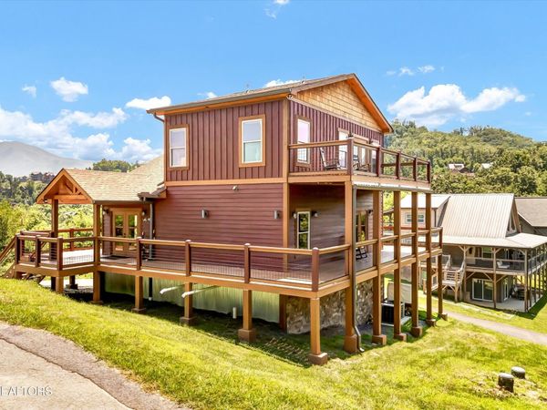 809 Wattle Blossom Way, Gatlinburg, TN 37738
