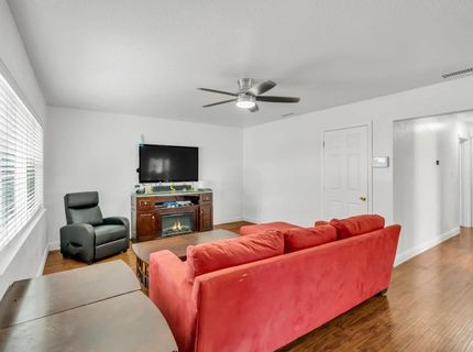 7718 Laurie Way, Sacramento, CA 95832 Photo