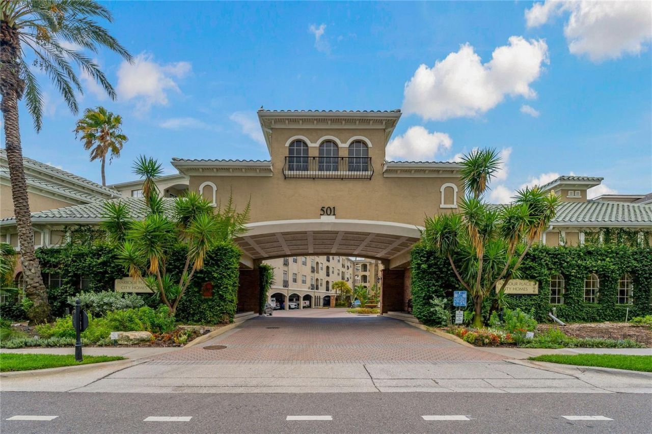 501 Knights Run Avenue, Unit 1317, Tampa, FL 33602 Main Photo