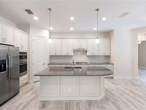 21539 Oaks Of Estero CIR, ESTERO, FL 33928