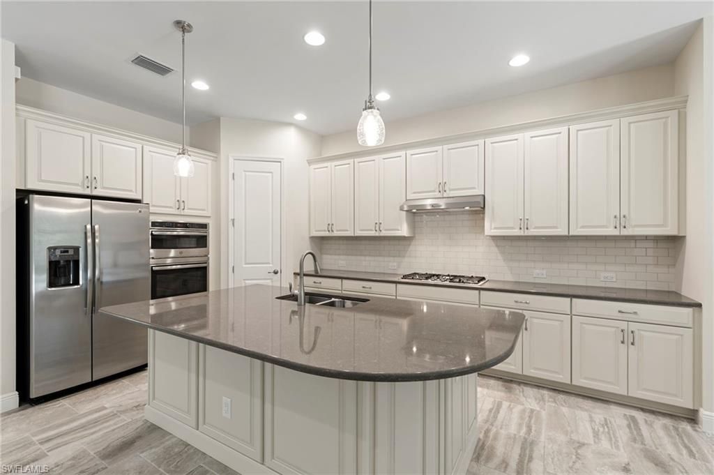 21539 Oaks Of Estero Cir, Estero, FL 33928 Photo