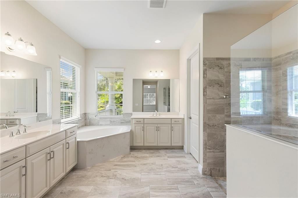 21539 Oaks Of Estero Cir, Estero, FL 33928 Photo