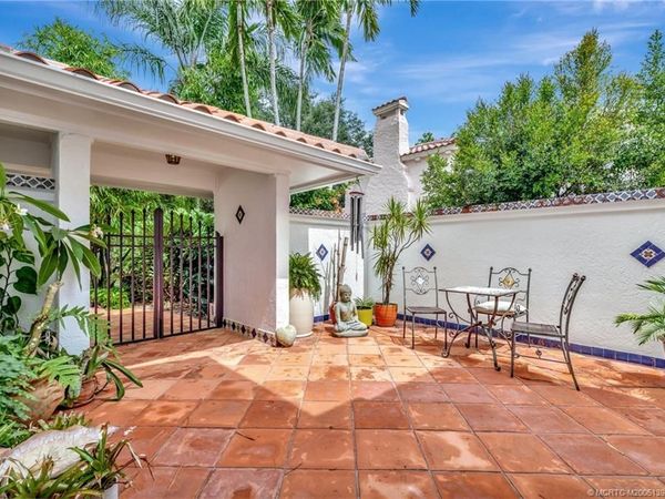 221 SE Coconut Avenue, Stuart, FL 34996