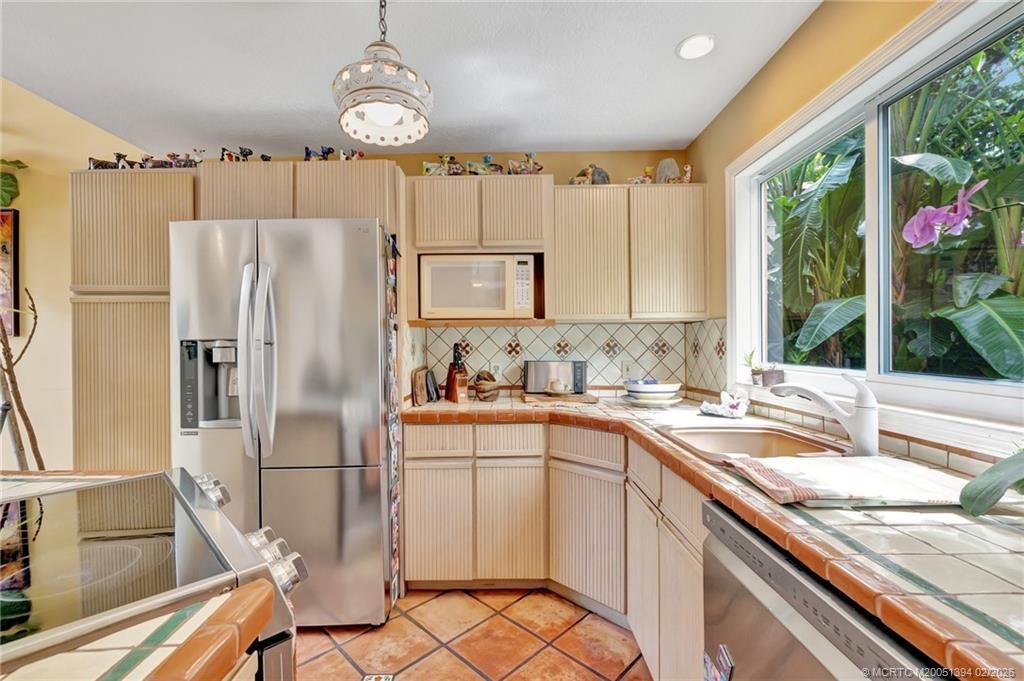 221 SE Coconut Avenue, Stuart, FL 34996 Photo