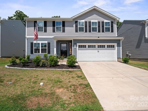 707 Pointe Andrews Drive SW, Concord, NC 28025