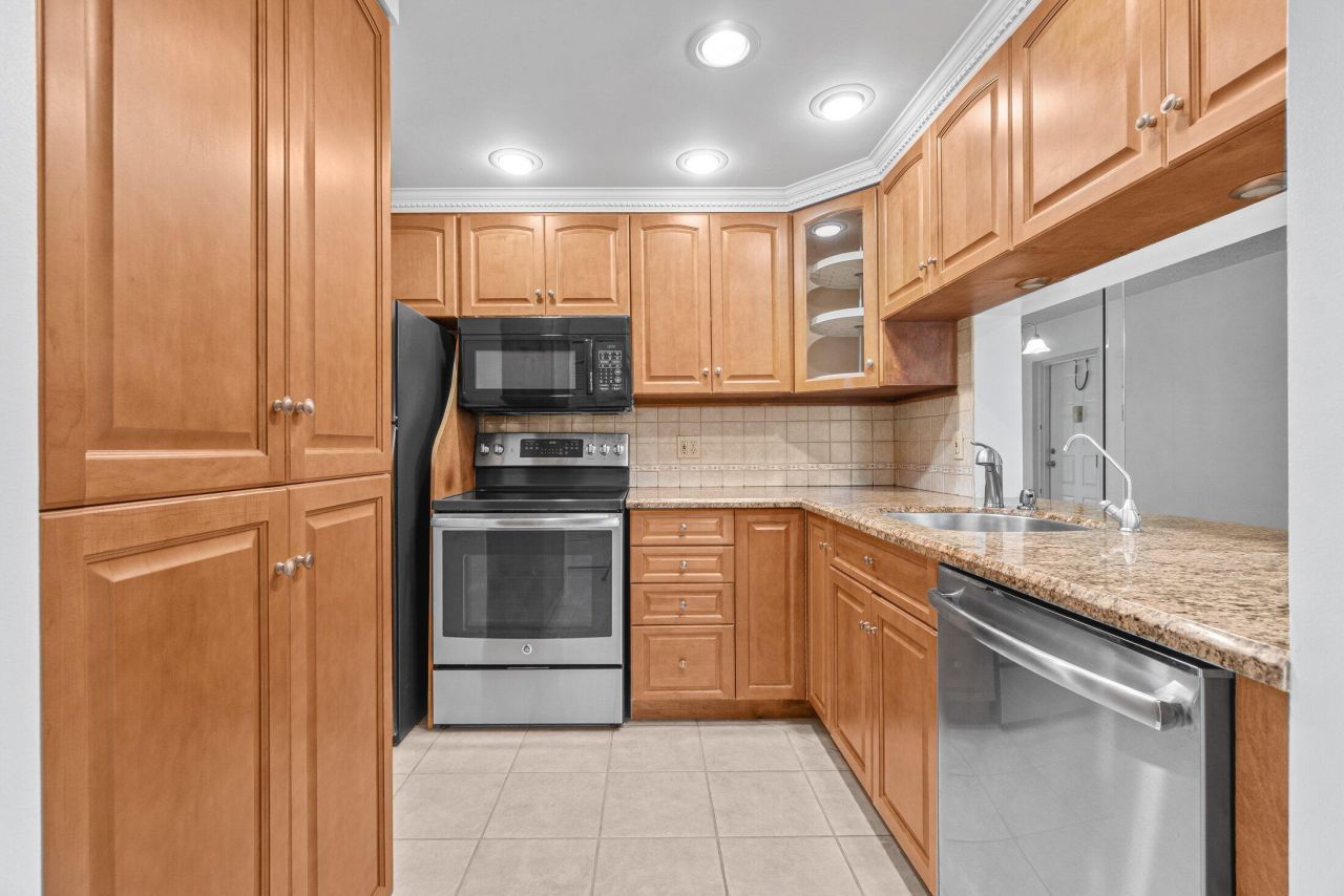 811 Sky Pine Way, Unit A2, Greenacres, FL 33415 Photo