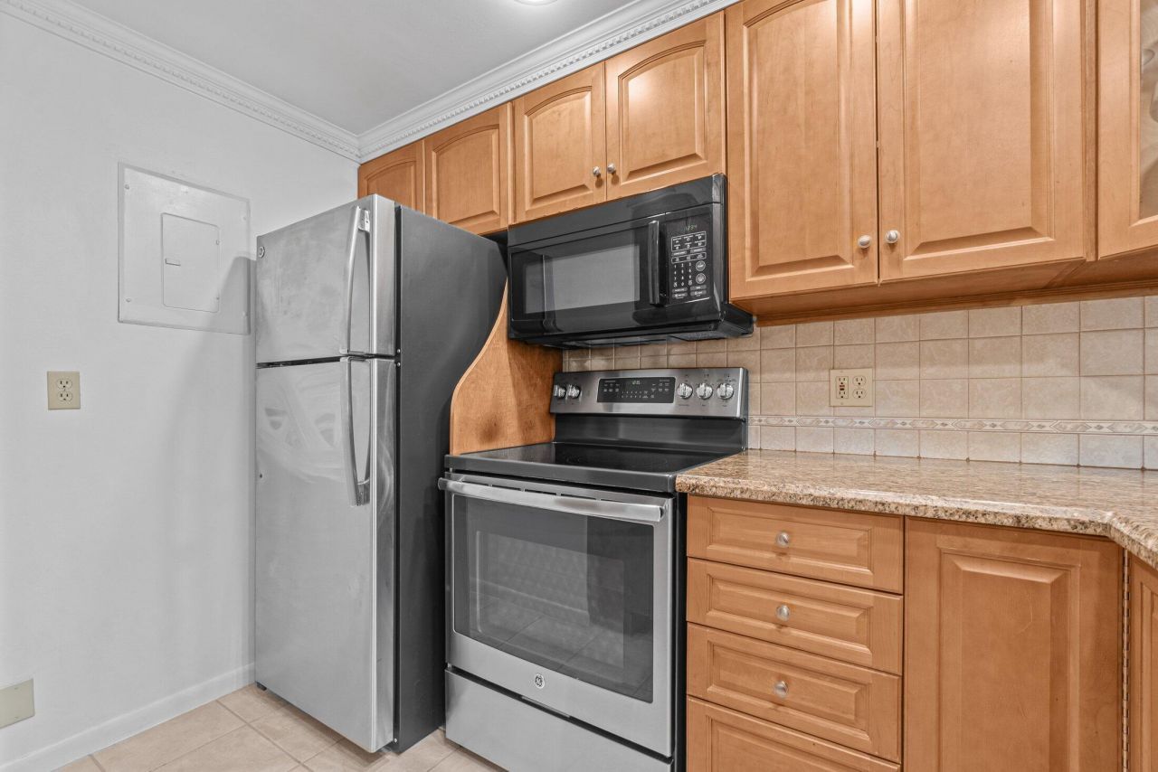 811 Sky Pine Way, Unit A2, Greenacres, FL 33415 Photo