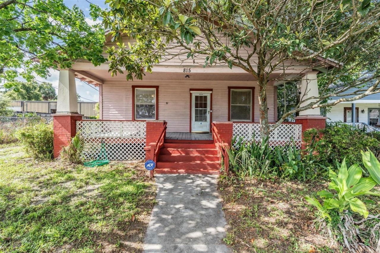 815 E Frierson Avenue, Tampa, FL 33603 Main Photo