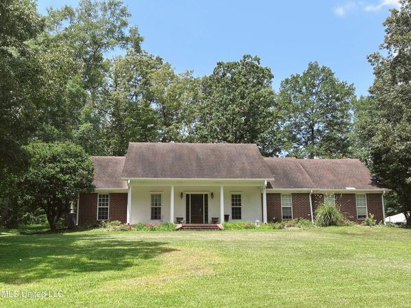 224 W Petros Road, Pearl, MS 39208